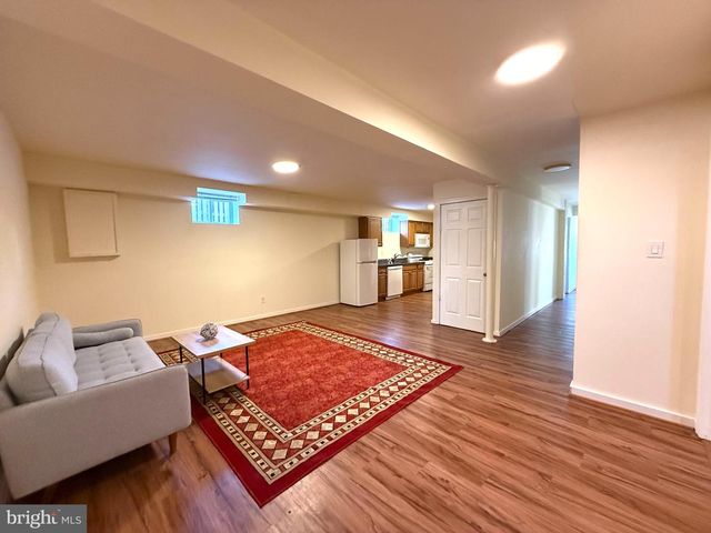 701 N VERMONT ST, Arlington, VA 22203