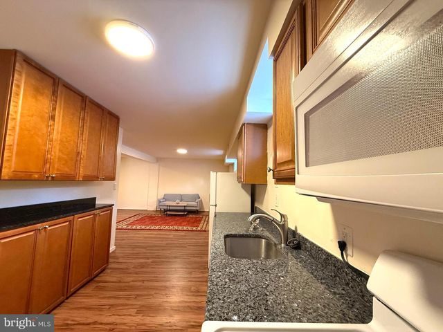 701 N VERMONT ST, Arlington, VA 22203