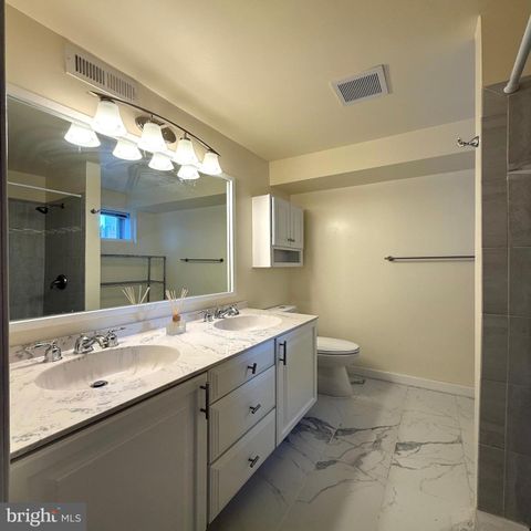 701 N VERMONT ST, Arlington, VA 22203