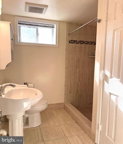 701 N VERMONT ST, Arlington, VA 22203