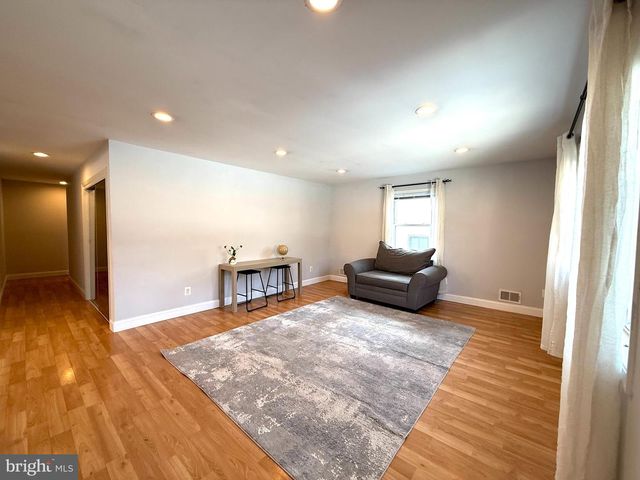 701 N VERMONT ST, Arlington, VA 22203