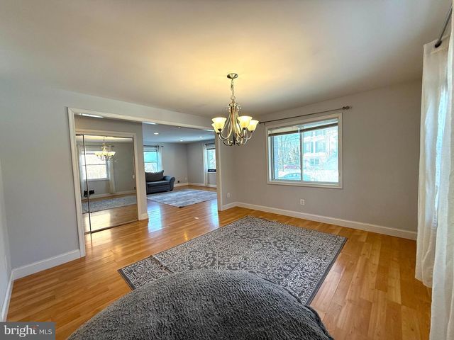 701 N VERMONT ST, Arlington, VA 22203