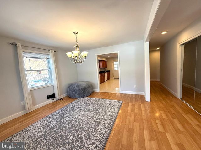 701 N VERMONT ST, Arlington, VA 22203