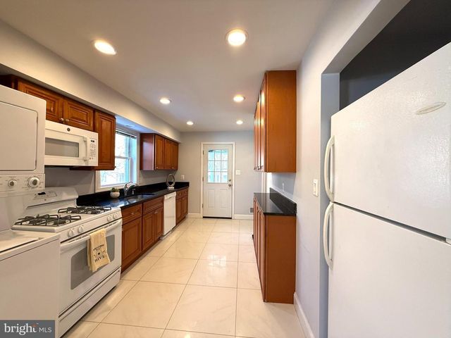 701 N VERMONT ST, Arlington, VA 22203