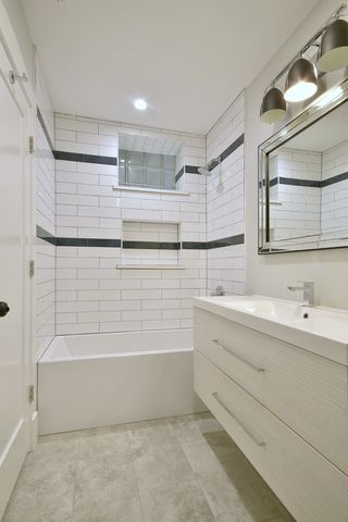 225B Washington Boulevard 2, Oak Park, IL 60302
