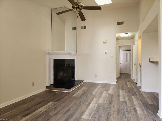 3770-B Towne Point RD, Portsmouth, VA 23703