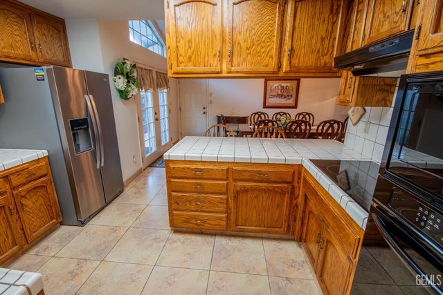 7717 Angoras Court, Bakersfield, CA 93308