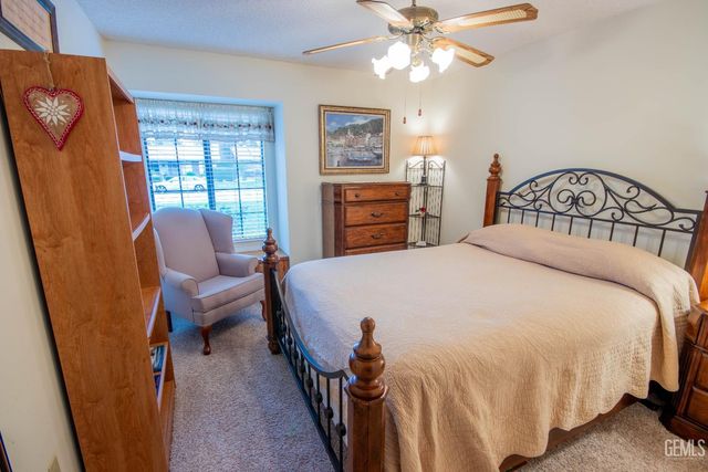 7717 Angoras Court, Bakersfield, CA 93308