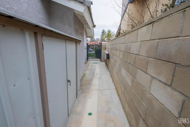 7717 Angoras Court, Bakersfield, CA 93308