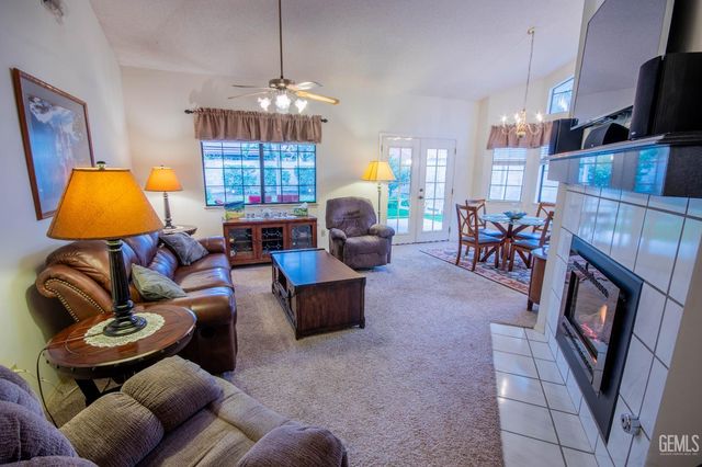 7717 Angoras Court, Bakersfield, CA 93308