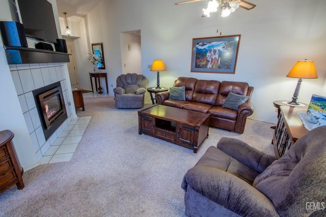 7717 Angoras Court, Bakersfield, CA 93308