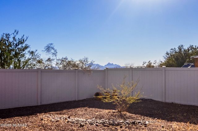 21163 E Treasure Road, Red Rock, AZ 85145