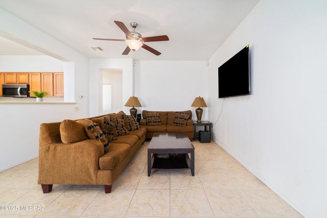 21163 E Treasure Road, Red Rock, AZ 85145