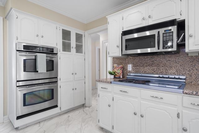 1604 Oak Meadow Drive, Irving, TX 75061