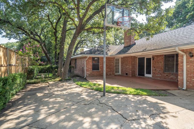 1604 Oak Meadow Drive, Irving, TX 75061