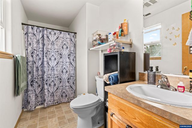 5770 Valleywood Lp SE, Salem, OR 97306