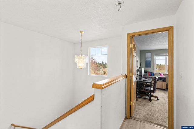 5770 Valleywood Lp SE, Salem, OR 97306