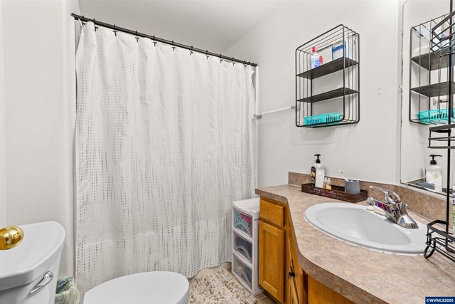 5770 Valleywood Lp SE, Salem, OR 97306