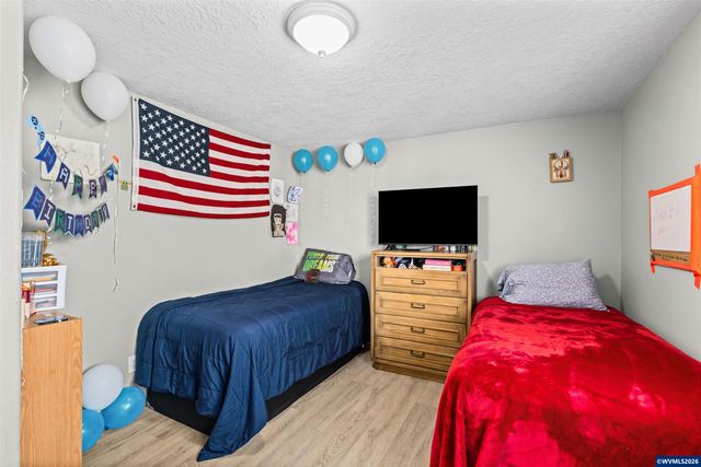 5770 Valleywood Lp SE, Salem, OR 97306