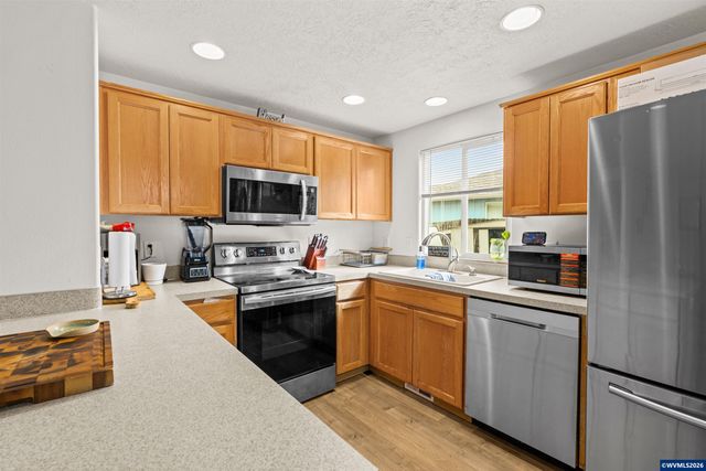 5770 Valleywood Lp SE, Salem, OR 97306