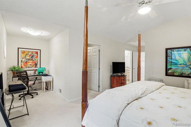 6464 Waters Edge Way, Clarkston, MI 48346