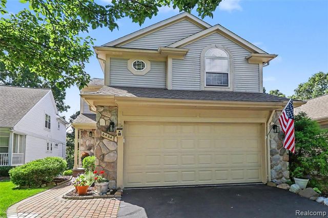 6464 Waters Edge Way, Clarkston, MI 48346