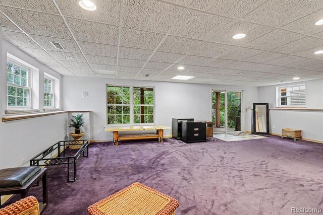 6464 Waters Edge Way, Clarkston, MI 48346