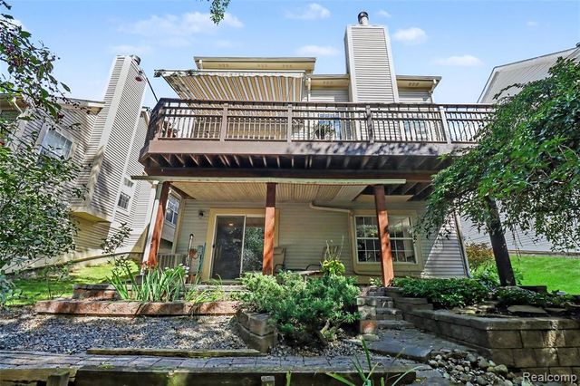 6464 Waters Edge Way, Clarkston, MI 48346