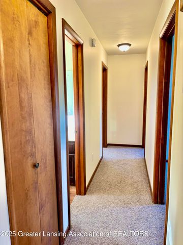 525 N Wheaton Road, Charlotte, MI 48813