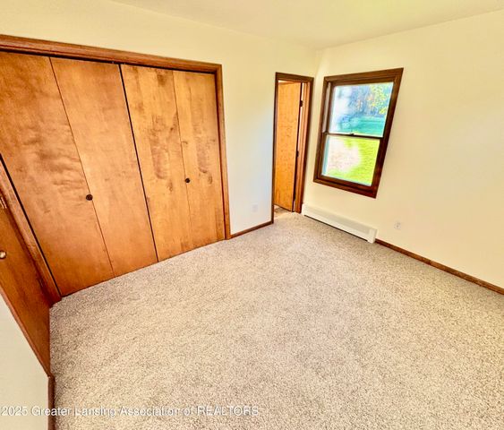 525 N Wheaton Road, Charlotte, MI 48813