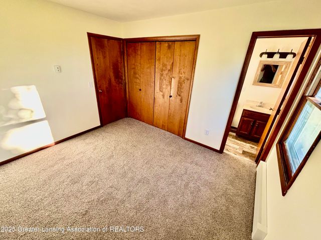 525 N Wheaton Road, Charlotte, MI 48813