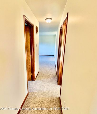 525 N Wheaton Road, Charlotte, MI 48813