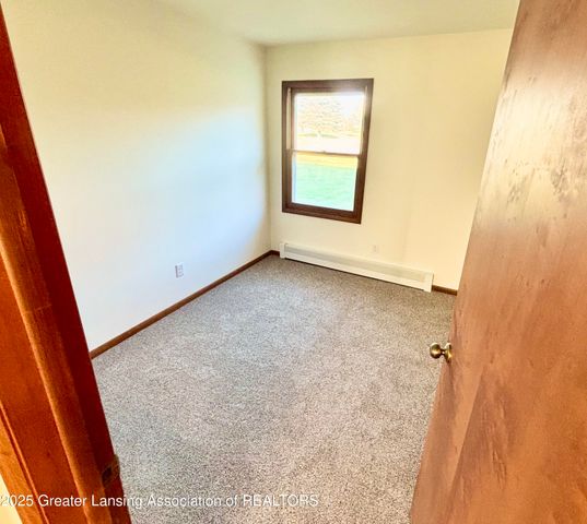 525 N Wheaton Road, Charlotte, MI 48813