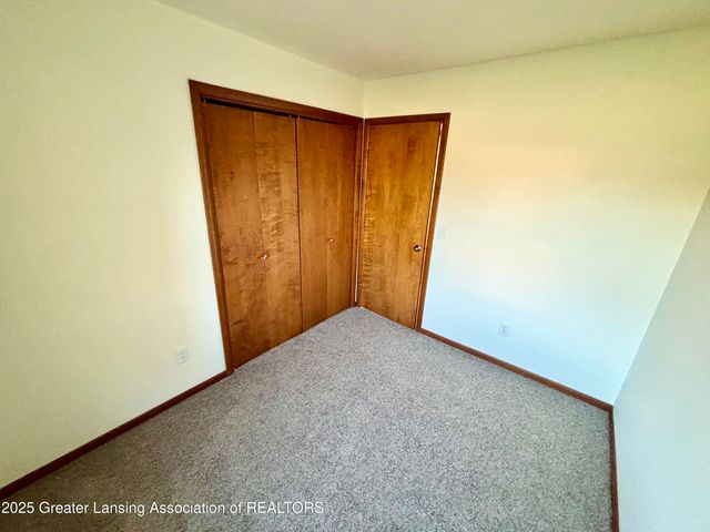 525 N Wheaton Road, Charlotte, MI 48813