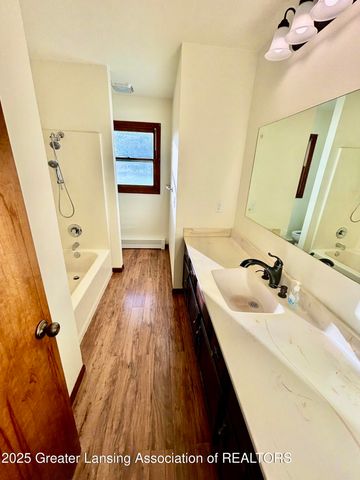 525 N Wheaton Road, Charlotte, MI 48813