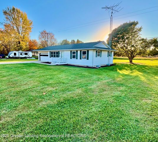 525 N Wheaton Road, Charlotte, MI 48813