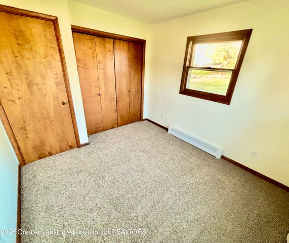 525 N Wheaton Road, Charlotte, MI 48813