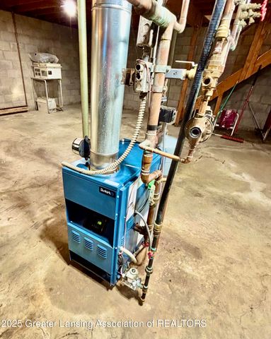 525 N Wheaton Road, Charlotte, MI 48813