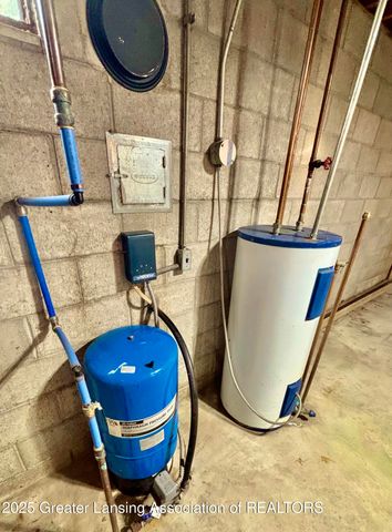 525 N Wheaton Road, Charlotte, MI 48813