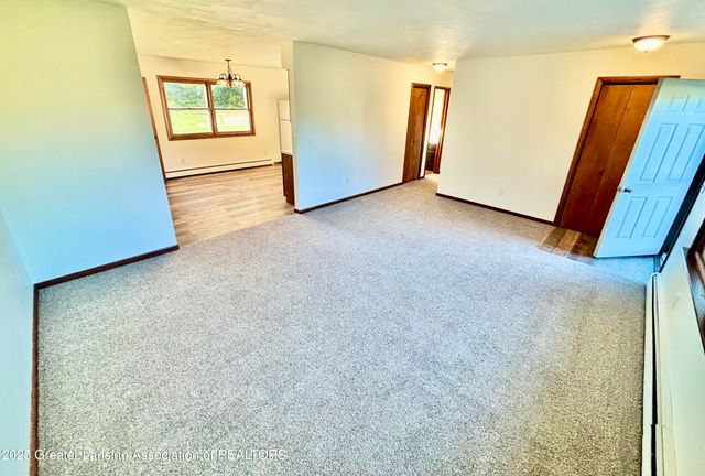 525 N Wheaton Road, Charlotte, MI 48813