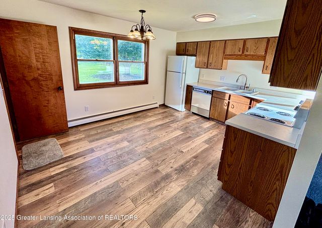 525 N Wheaton Road, Charlotte, MI 48813