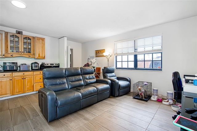 2516 Cleveland St, Hollywood, FL 33020