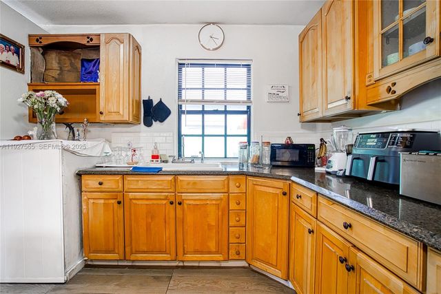 2516 Cleveland St, Hollywood, FL 33020