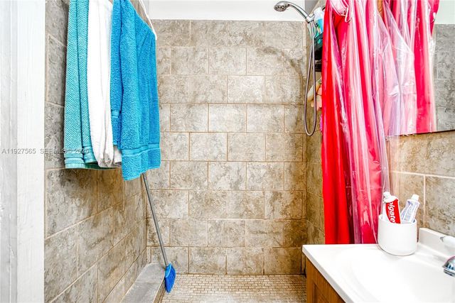 2516 Cleveland St, Hollywood, FL 33020