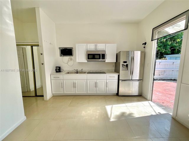 2516 Cleveland St, Hollywood, FL 33020