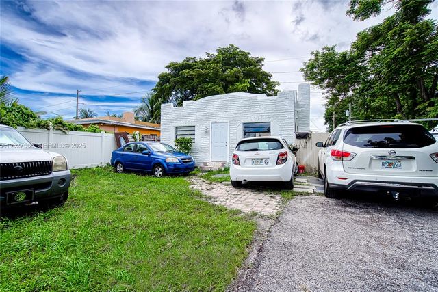 2516 Cleveland St, Hollywood, FL 33020