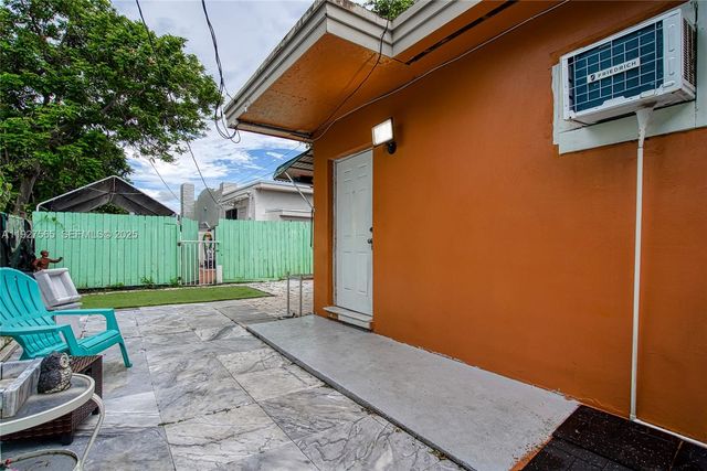 2516 Cleveland St, Hollywood, FL 33020