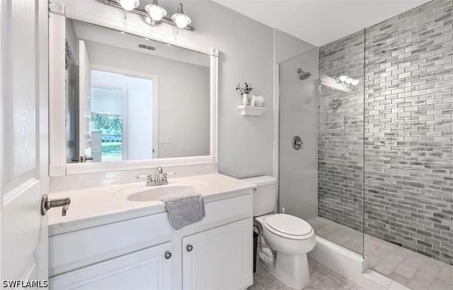 8439 Hollow Brook CIR, Naples, FL 34119