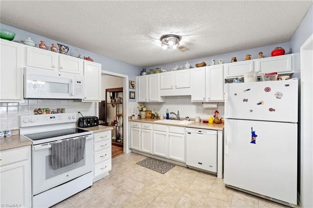 2037 Waterstone Lane, High Point, NC 27265