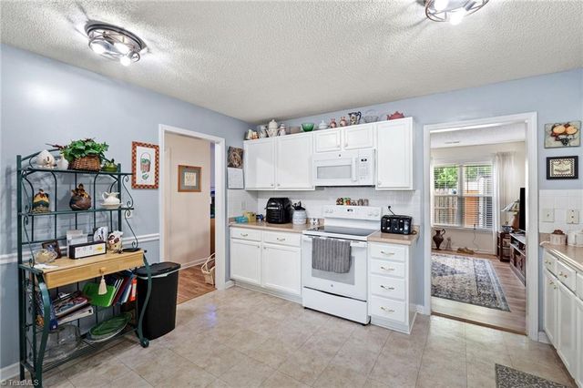 2037 Waterstone Lane, High Point, NC 27265